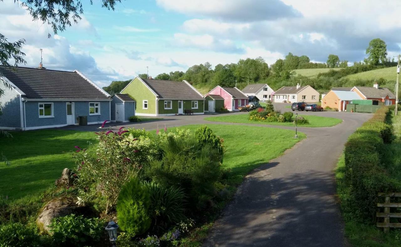 Clonandra Cottages Belturbet Eksteriør billede